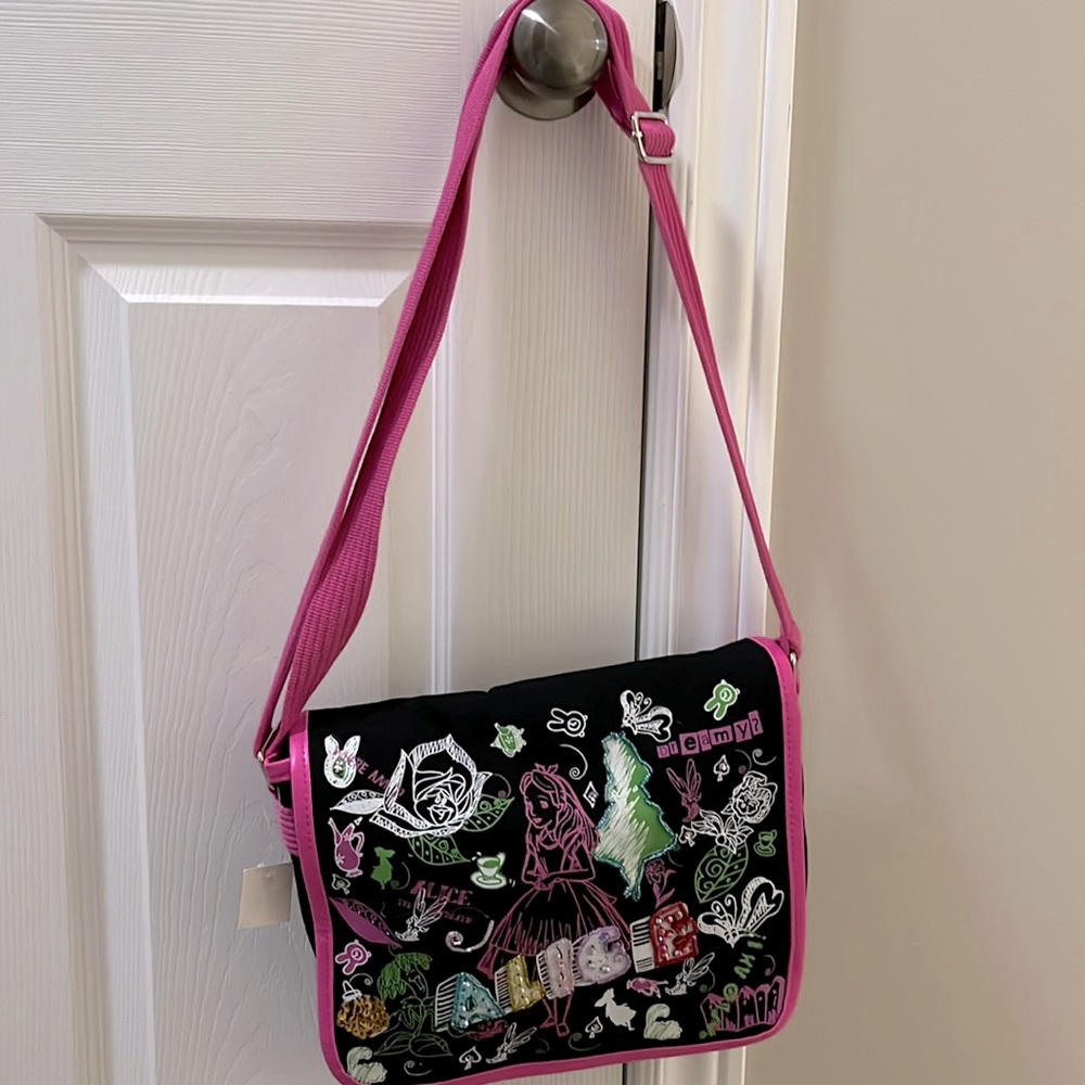 BNWT Alice in Wonderland messenger bag from Disneyland